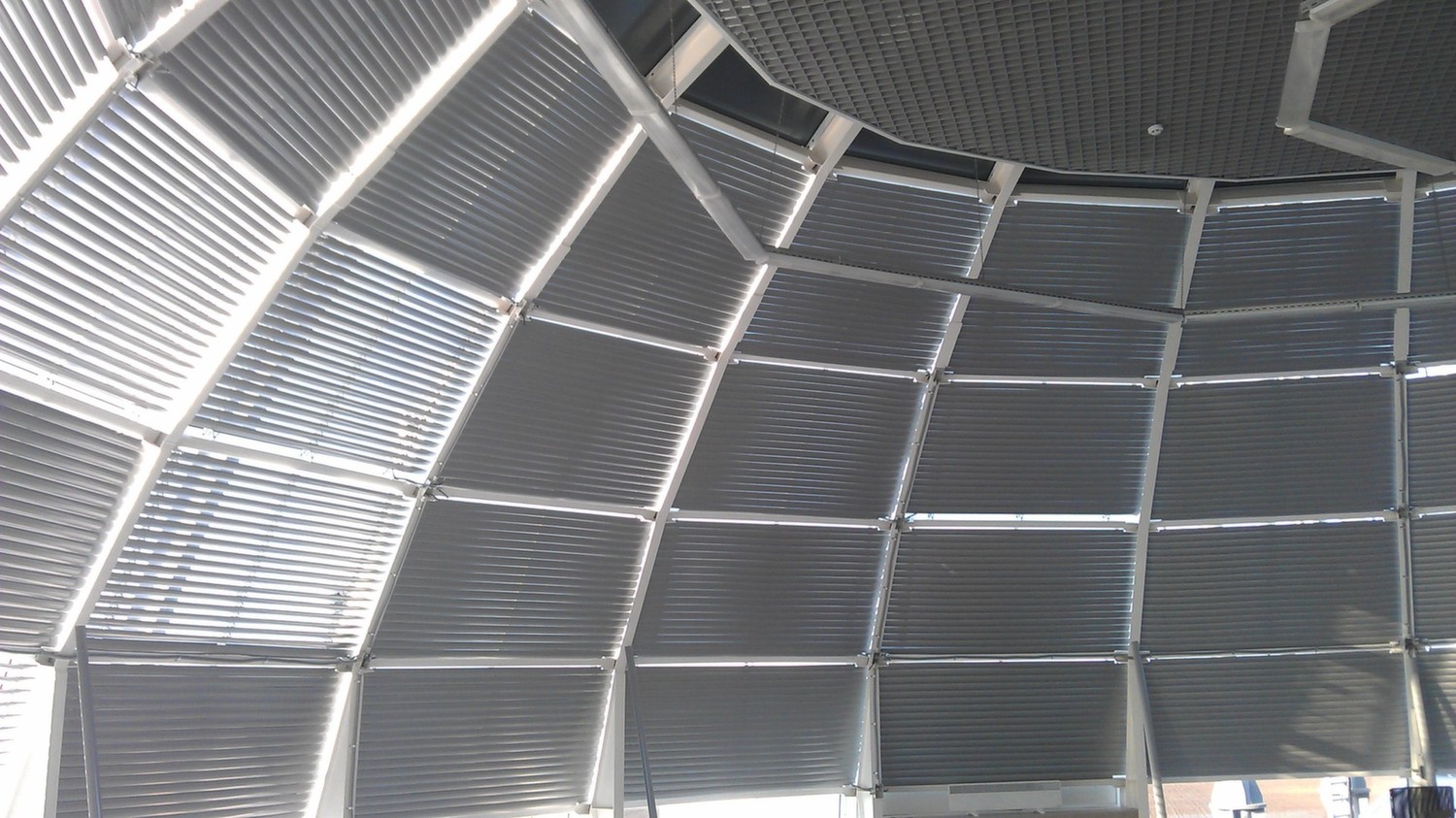 Поворотные алюминиевые ламели Sunshield