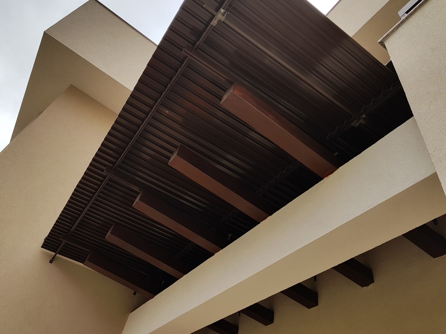 Поворотные алюминиевые ламели Sunshield